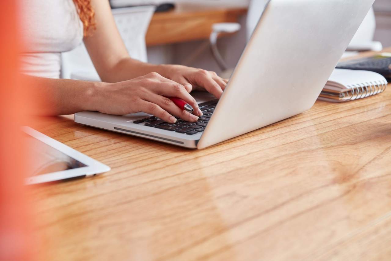 Comparativa entre la formación online y presencial por es mi clase