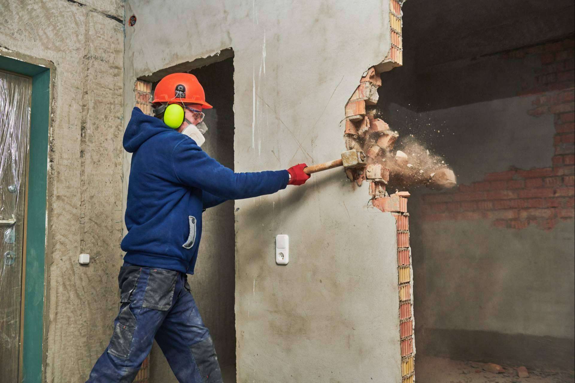 ¿Por qué Demoliciones Interiores es una de las líderes en la demolición de pisos?