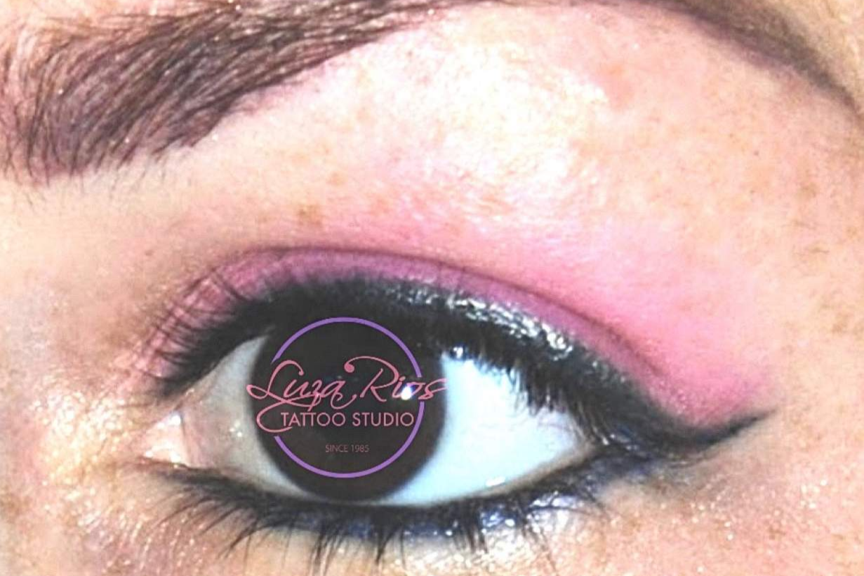 Aumenta la seguridad con el maquillaje permanente difuminado de Luza Ríos Tattoo Studio