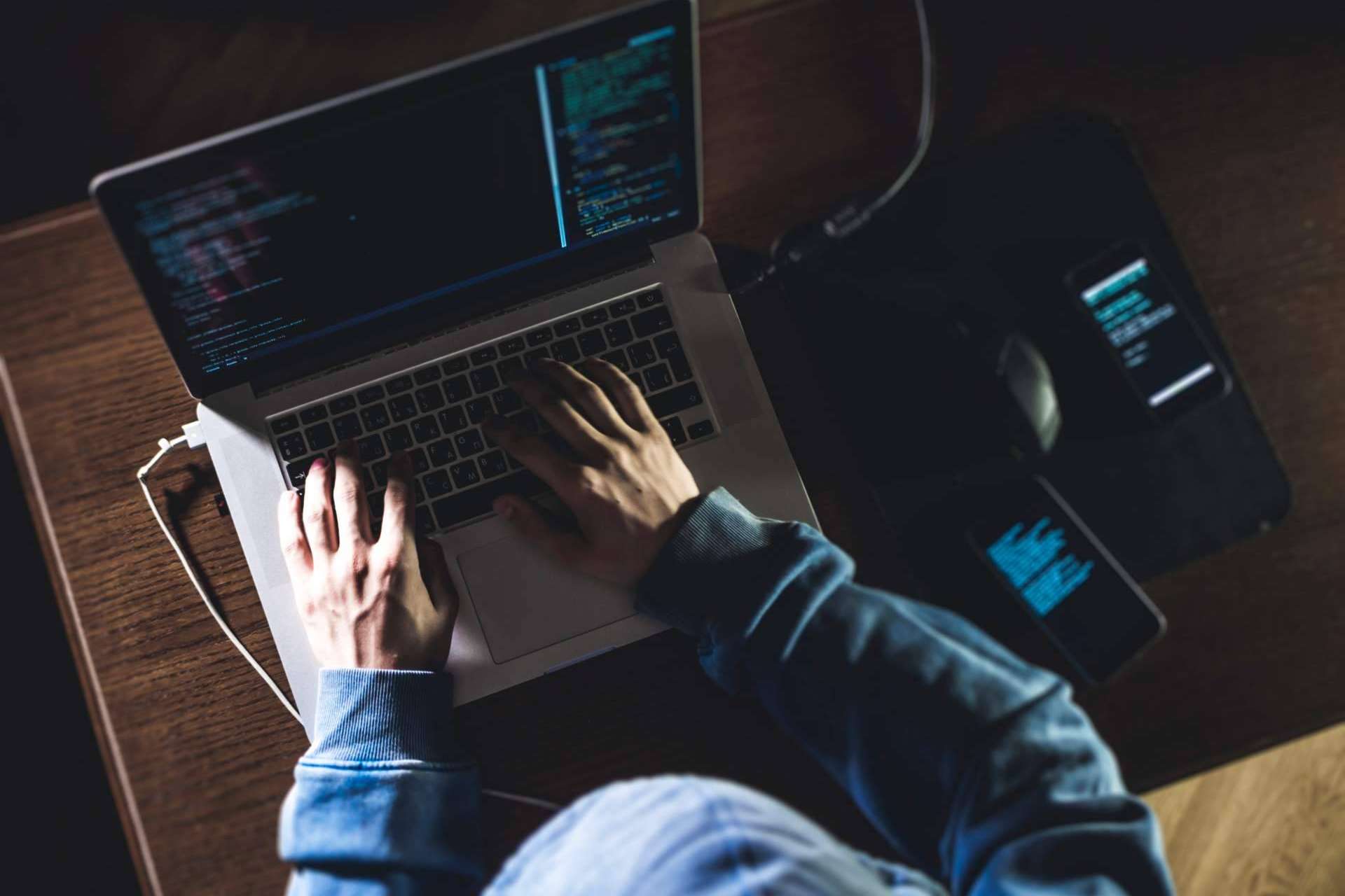 Aprender a hackear es posible de la mano de la plataforma online Hackrocks