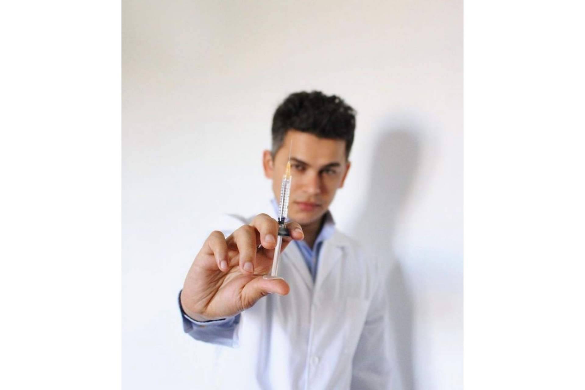Tratamiento de ácido hialurónico de la mano de uno de los especialistas con más renombre del país, el Dr. Castellar