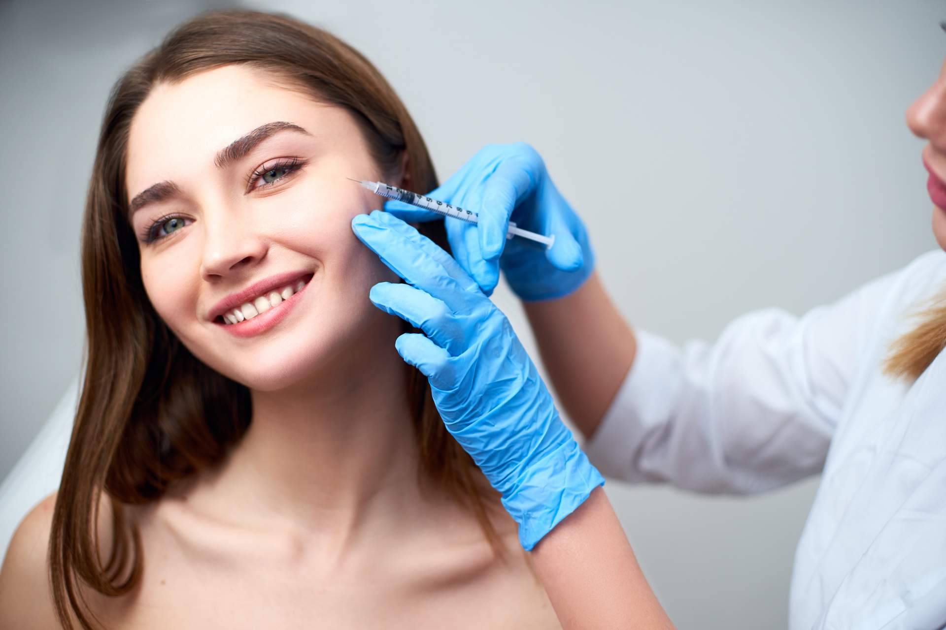 ABB Medicina Estética: eliminación de las bolsas de los ojos mediante tratamiento con ácido hialurónico