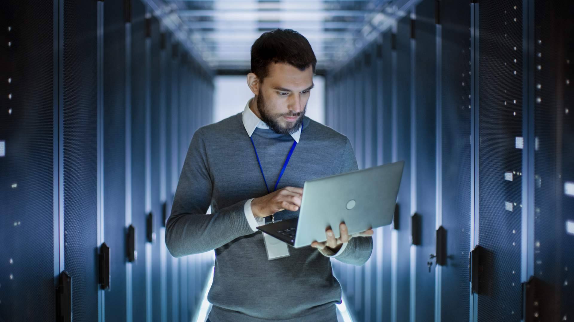 Sosmatic plantea diferentes planes personalizados en su una línea de mantenimiento informático para empresas