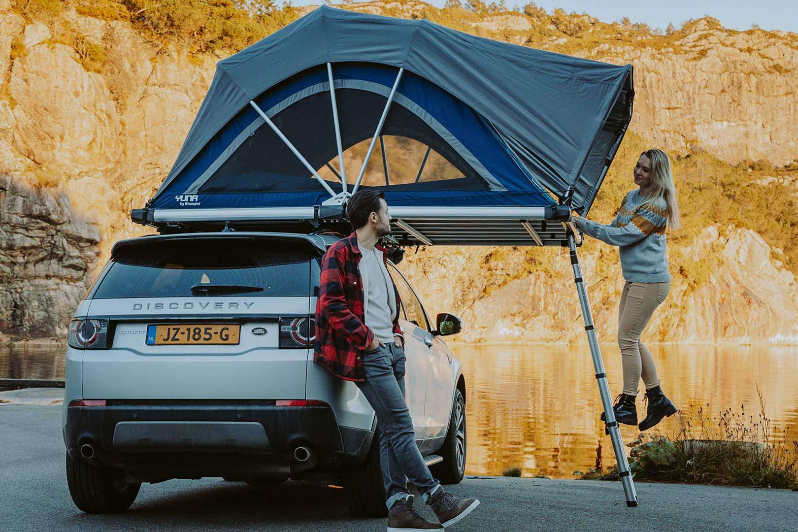 Hacer una escapada a la naturaleza de manera cómoda es posible con los accesorios para tiendas de techo de Foxcamper