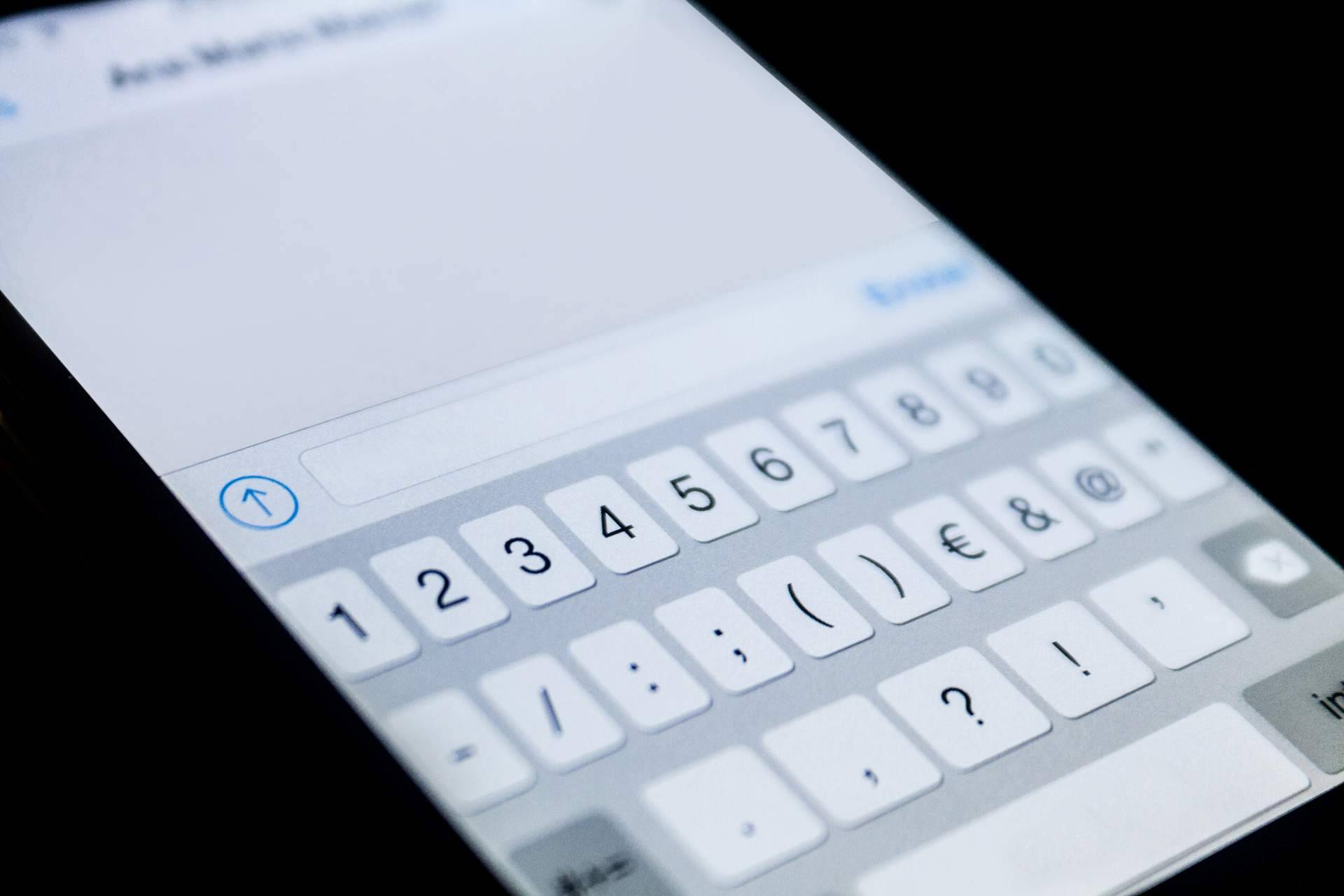 Aumentar ingresos enviando campañas de WhatsApp a los clientes con los servicios de WhatsaService