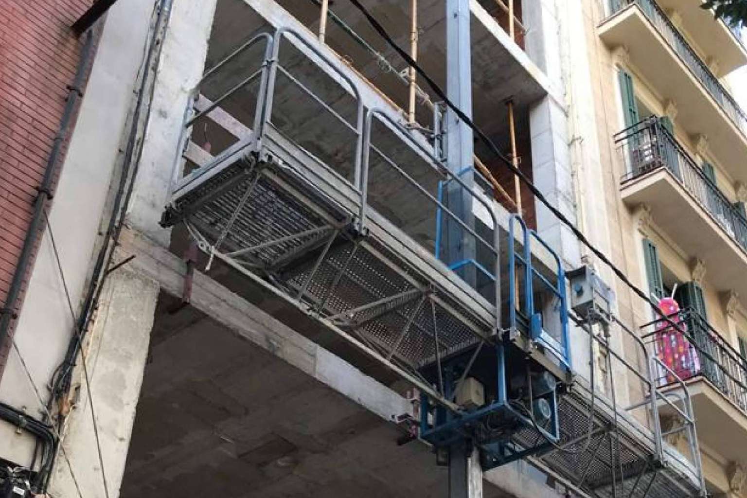 TusAndamiosBarcelona es una empresa especialista en alquiler de andamios para la construcción de obras