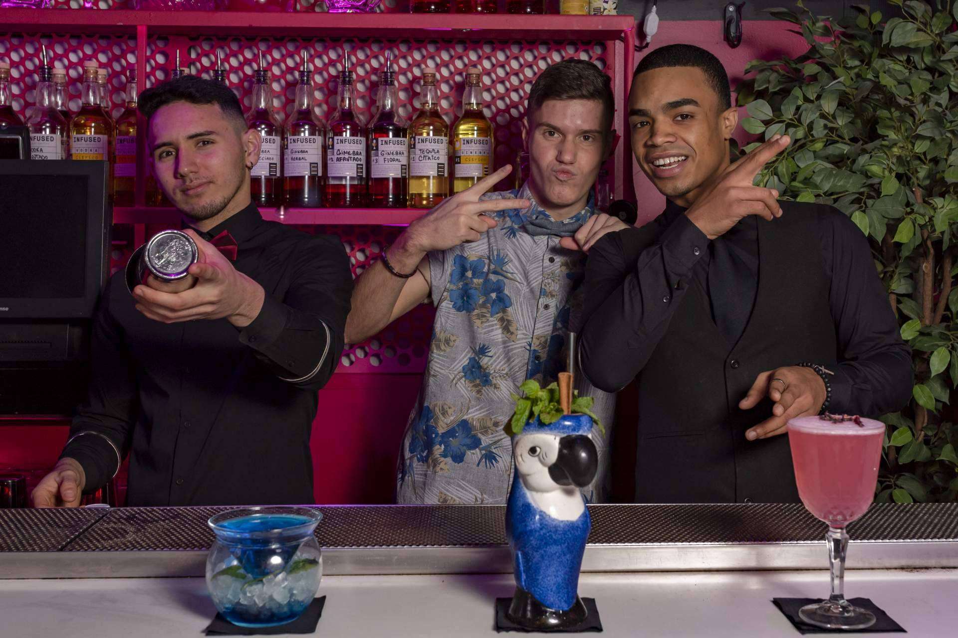 ¿Por qué el flair bartending está de moda?, por ESCOM