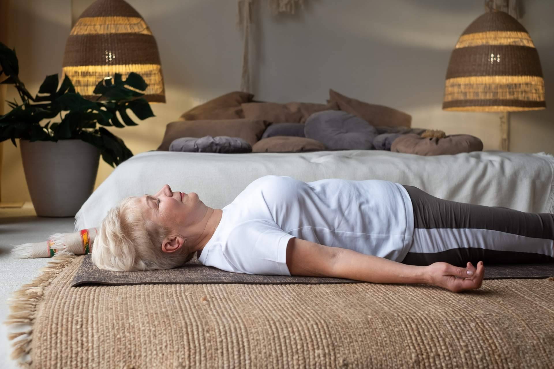 Mirar dentro de uno mismo para conseguir una relajación profunda, la esencia de una técnica como el Yoga Nidra