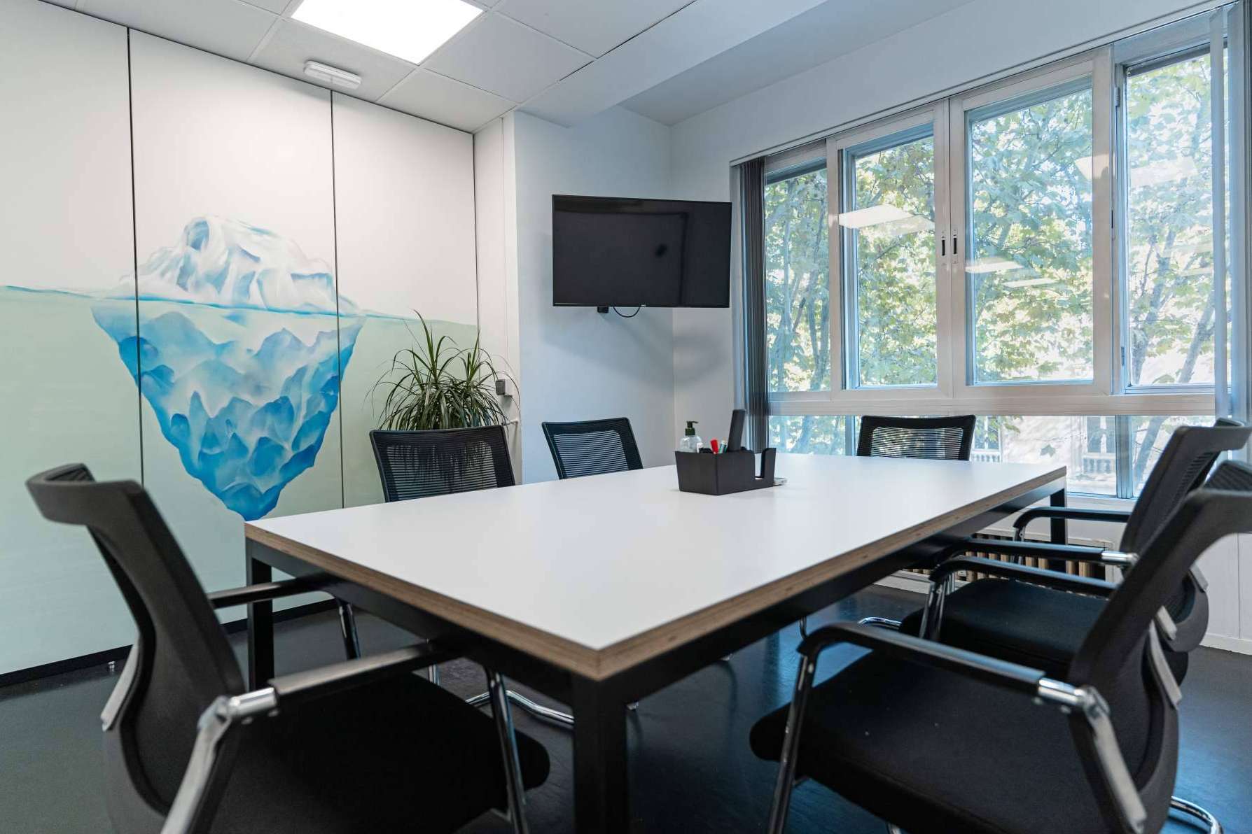 Las prestaciones de las salas de reuniones en Madrid que ofrece OXYGEN Workspace