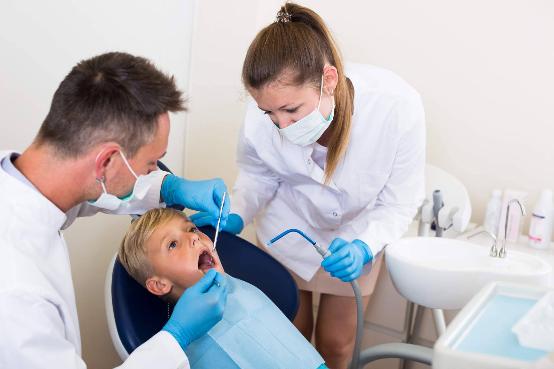 Las clínicas dentales y la importancia de ofrecer un trato cercano y familiar, por Corrales Dental