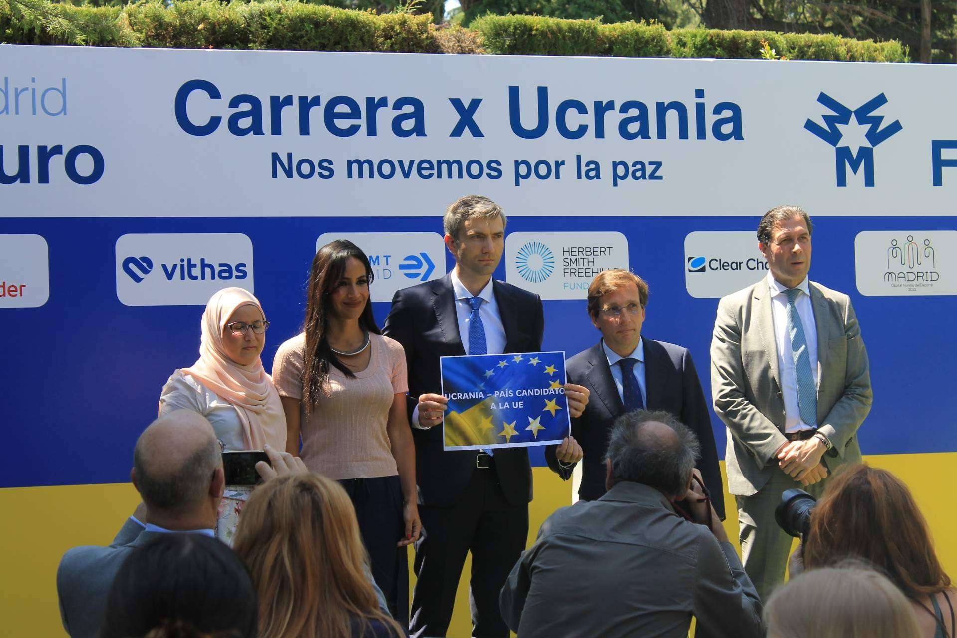 ‘Madrid Futuro x Ucrania’. Las embajadas se suman a la marcha benéﬁca de 5 km por la paz