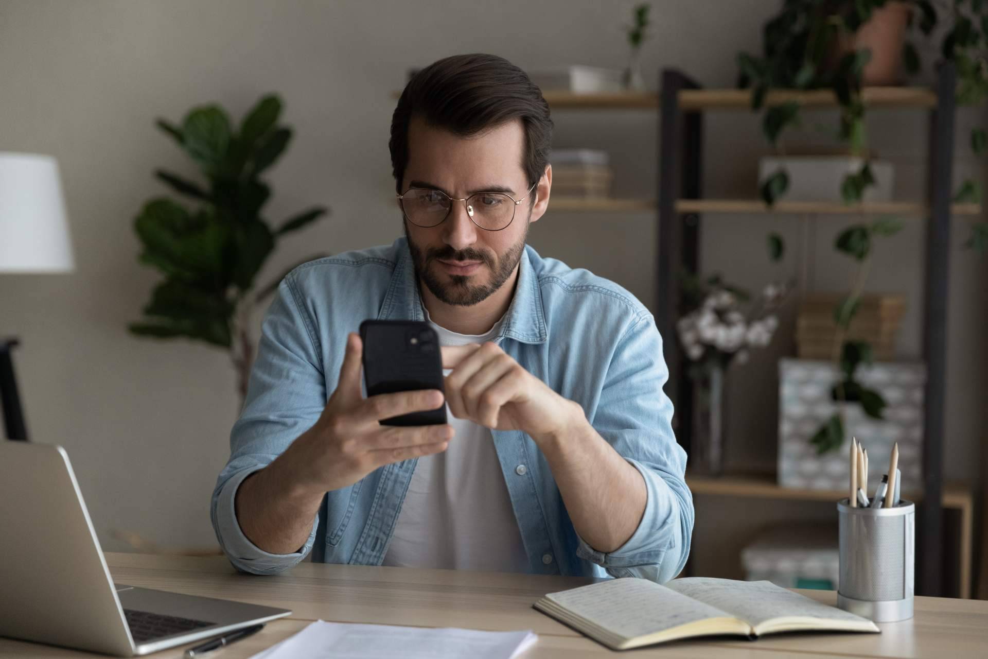 La app de control horario de CEESA permite fichar desde un smartphone