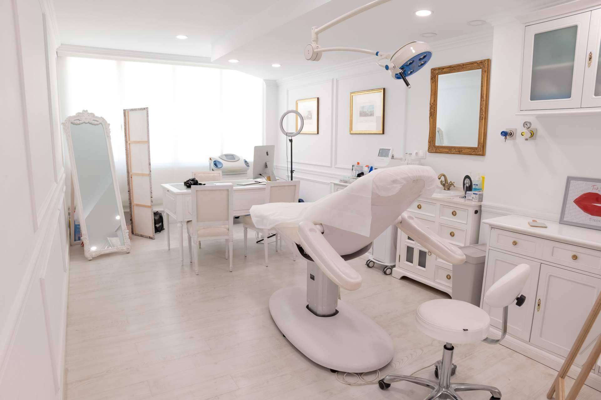 Dr. Roberto Secondi, especialista en medicina estética facial y oftalmología