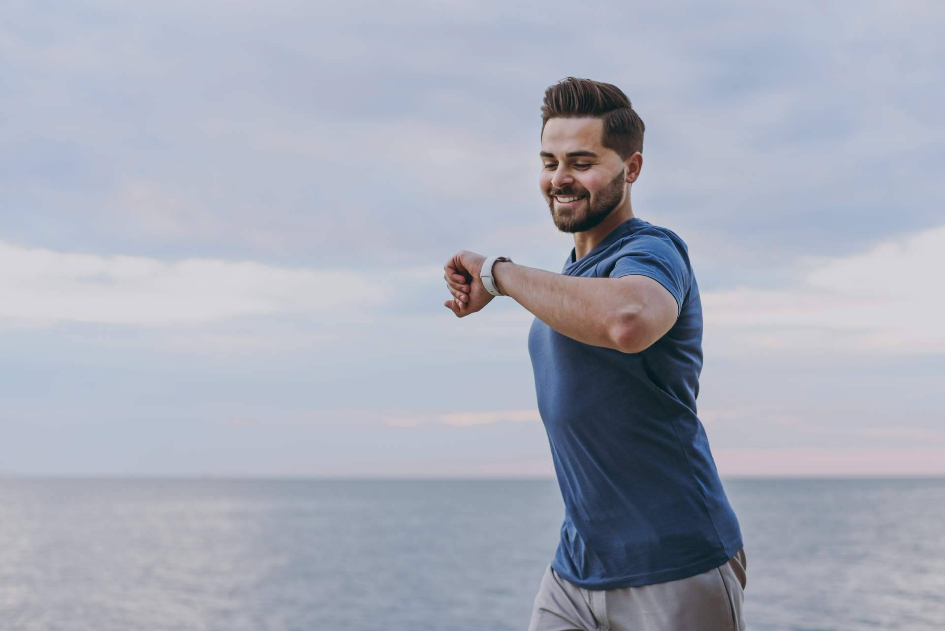 El reloj inteligente Amazfit T-REX 2 resiste a cualquier aventura