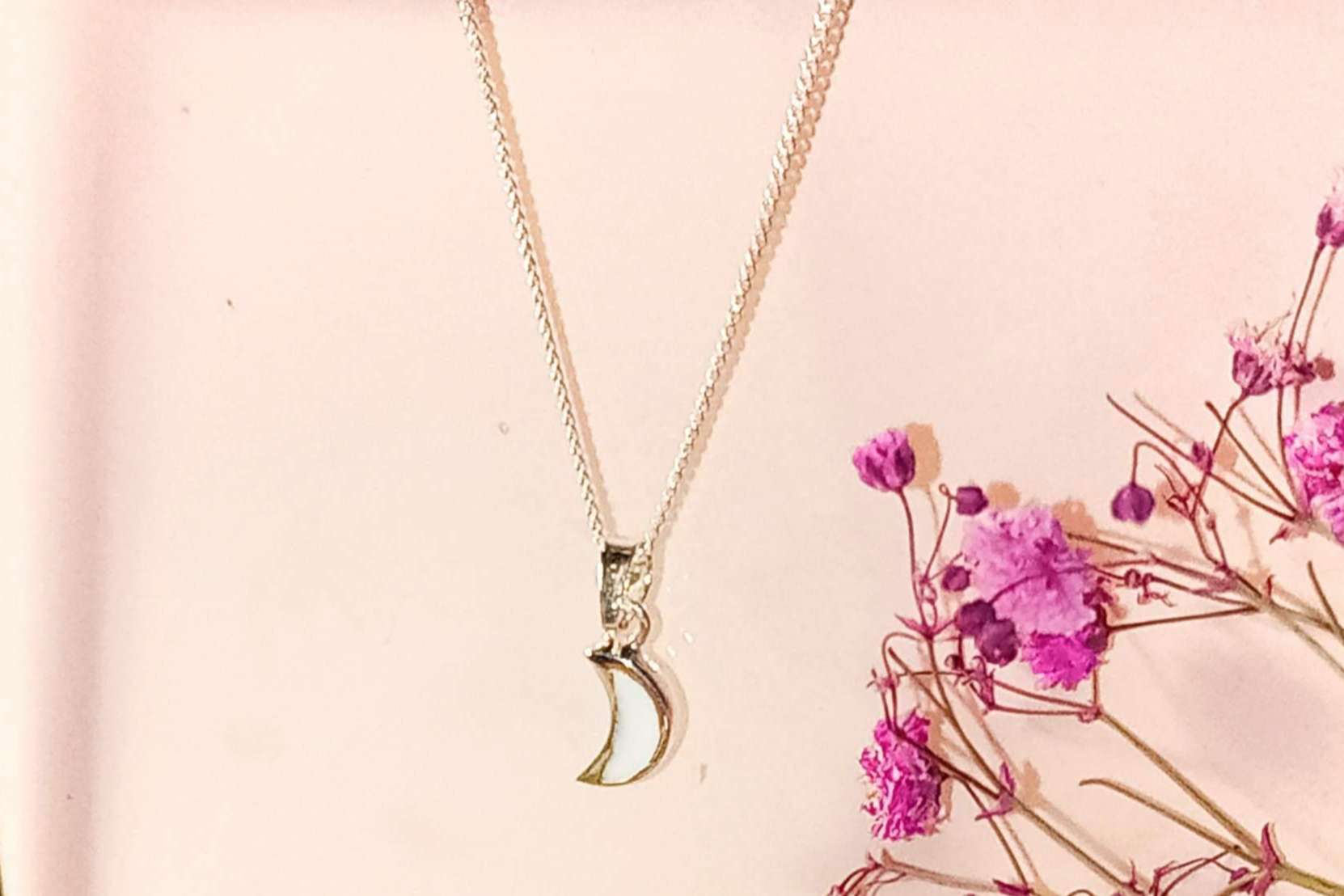 Encapsular el período de lactancia materna en joyas únicas, de la mano de Mamá de Lujo