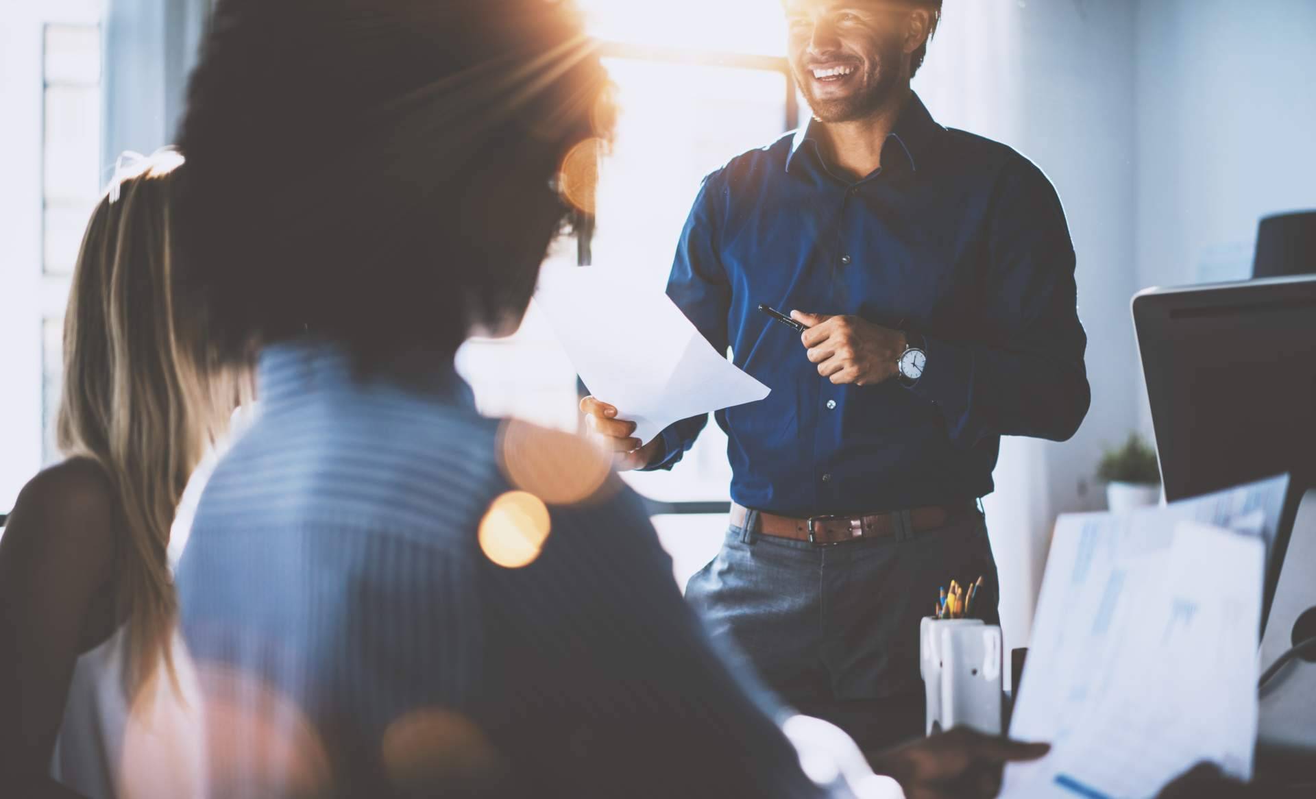 En el sector industrial, una comunicación B2B estratégica y creativa es imprescindible