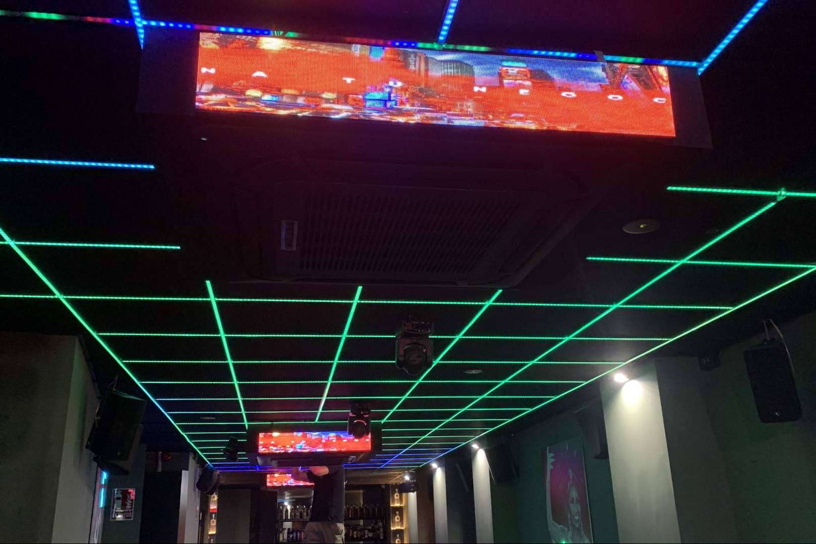 Captar la atención de los clientes potenciales a través de pantallas LED para negocios, por Pantatronic