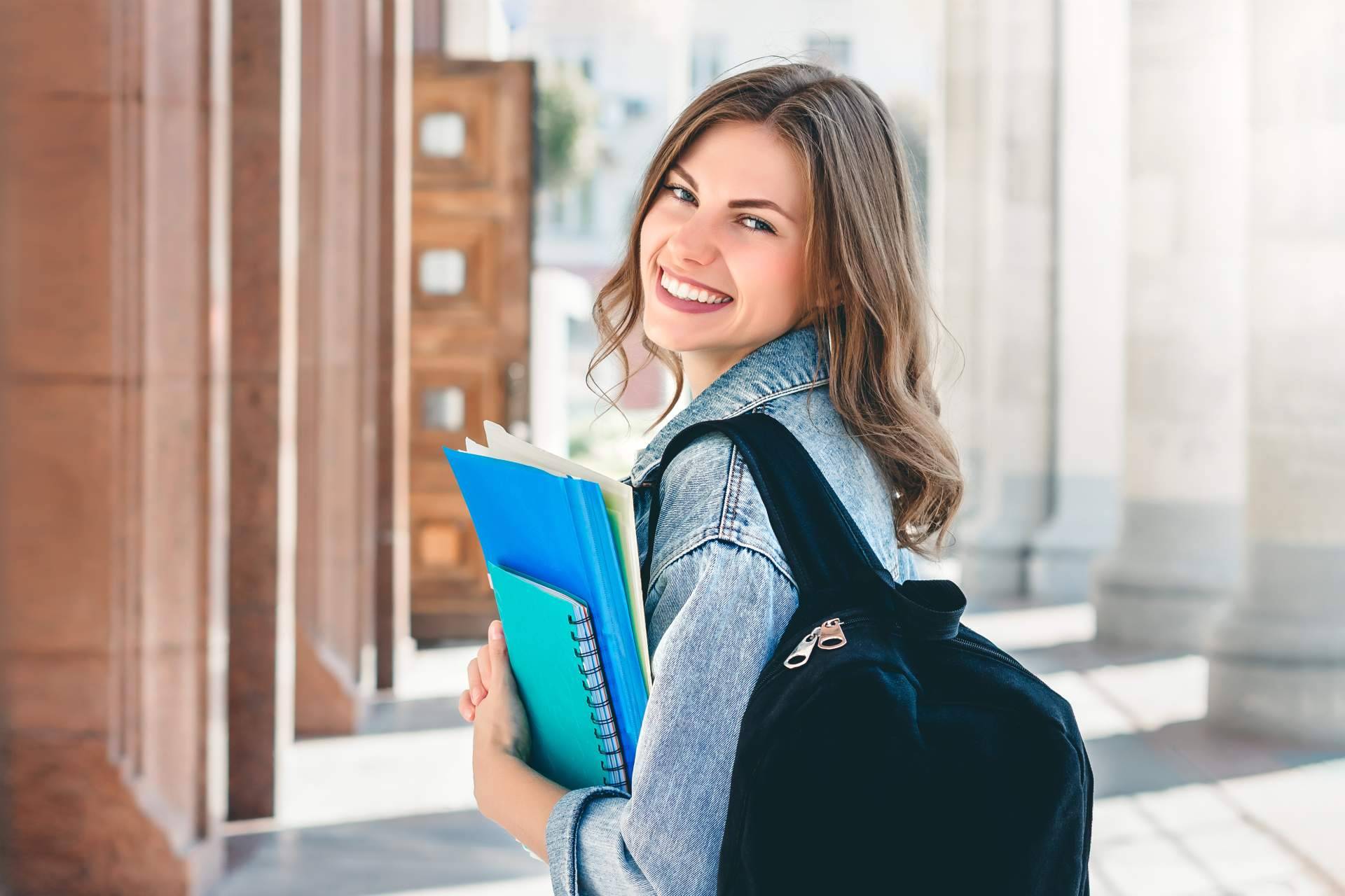 La academia de inglés para adultos con más de 100.000 alumnos online y presenciales en Madrid
