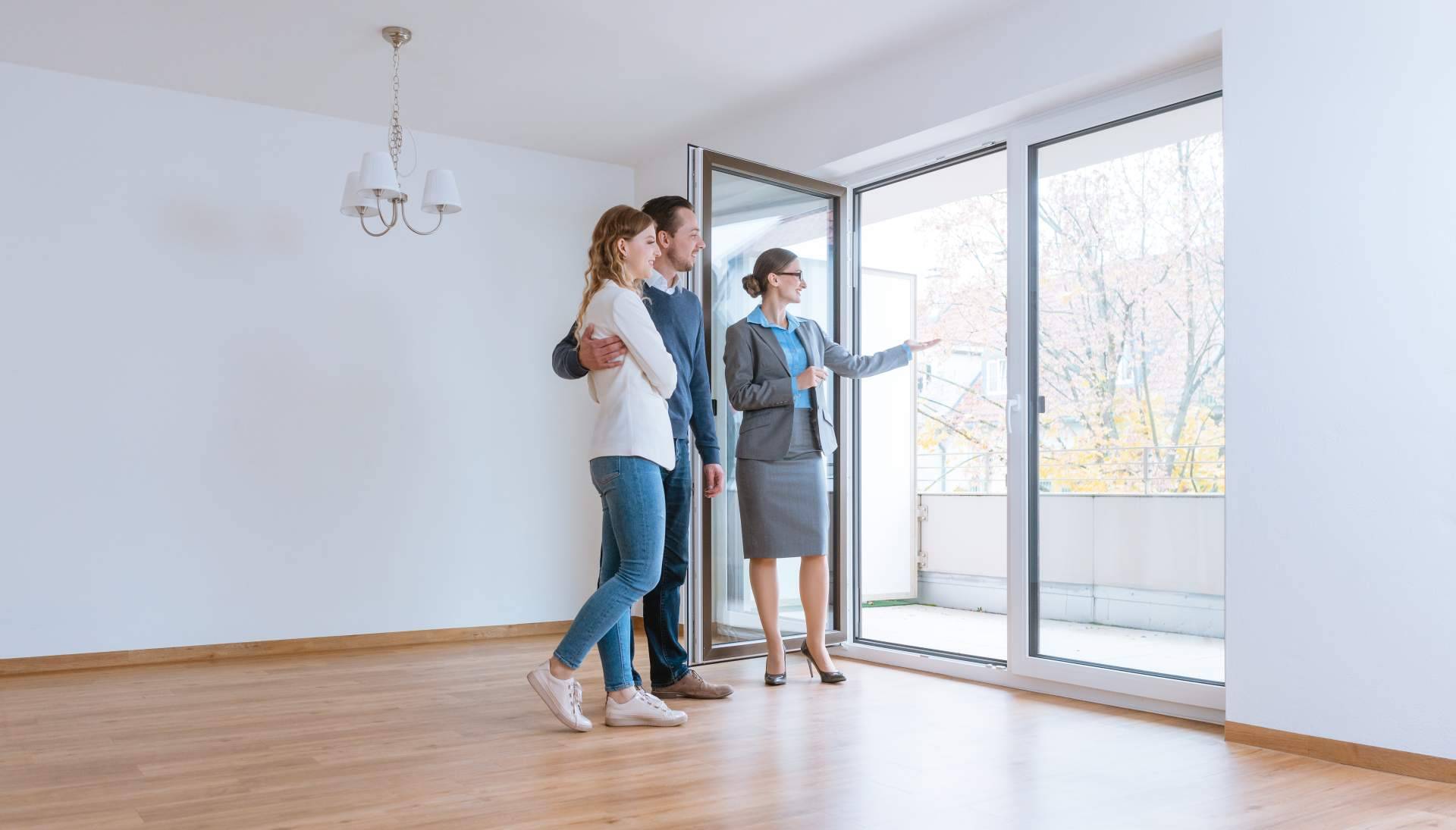 ¿Cómo conseguir convertirse en agente inmobiliario con poca inversión?, con Realtyplus