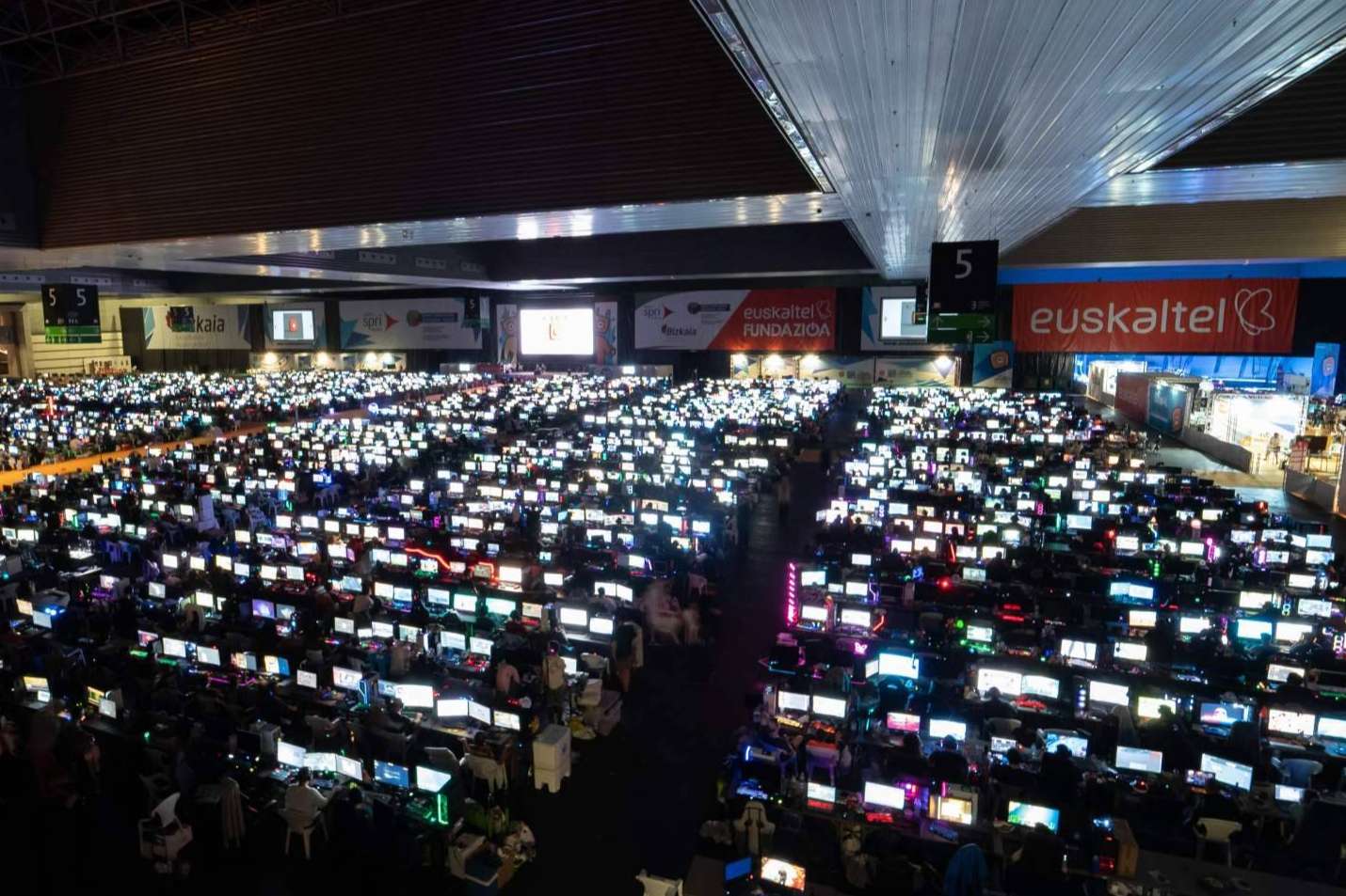 Euskal Encounter 31 volverá a convertir el BEC en una gigantesca comunidad digital