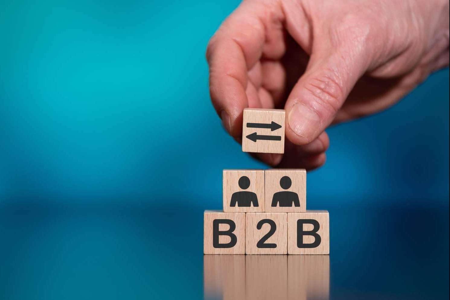 Servicios de automatización de LinkedIn y correo electrónico, de la mano de Khumbu