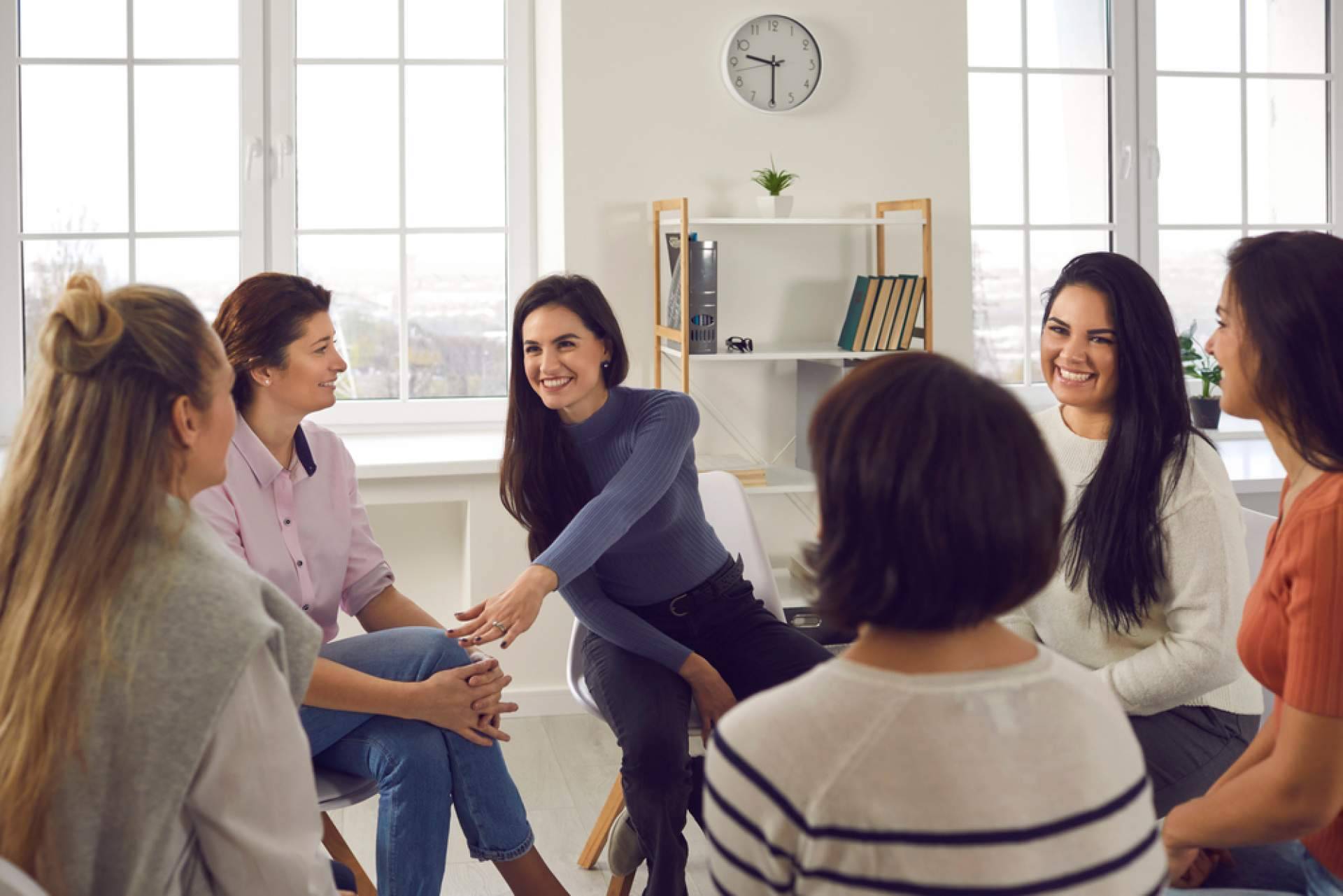 Cómo son los talleres 'Entre Mujeres; Pensamiento positivo en Acción'