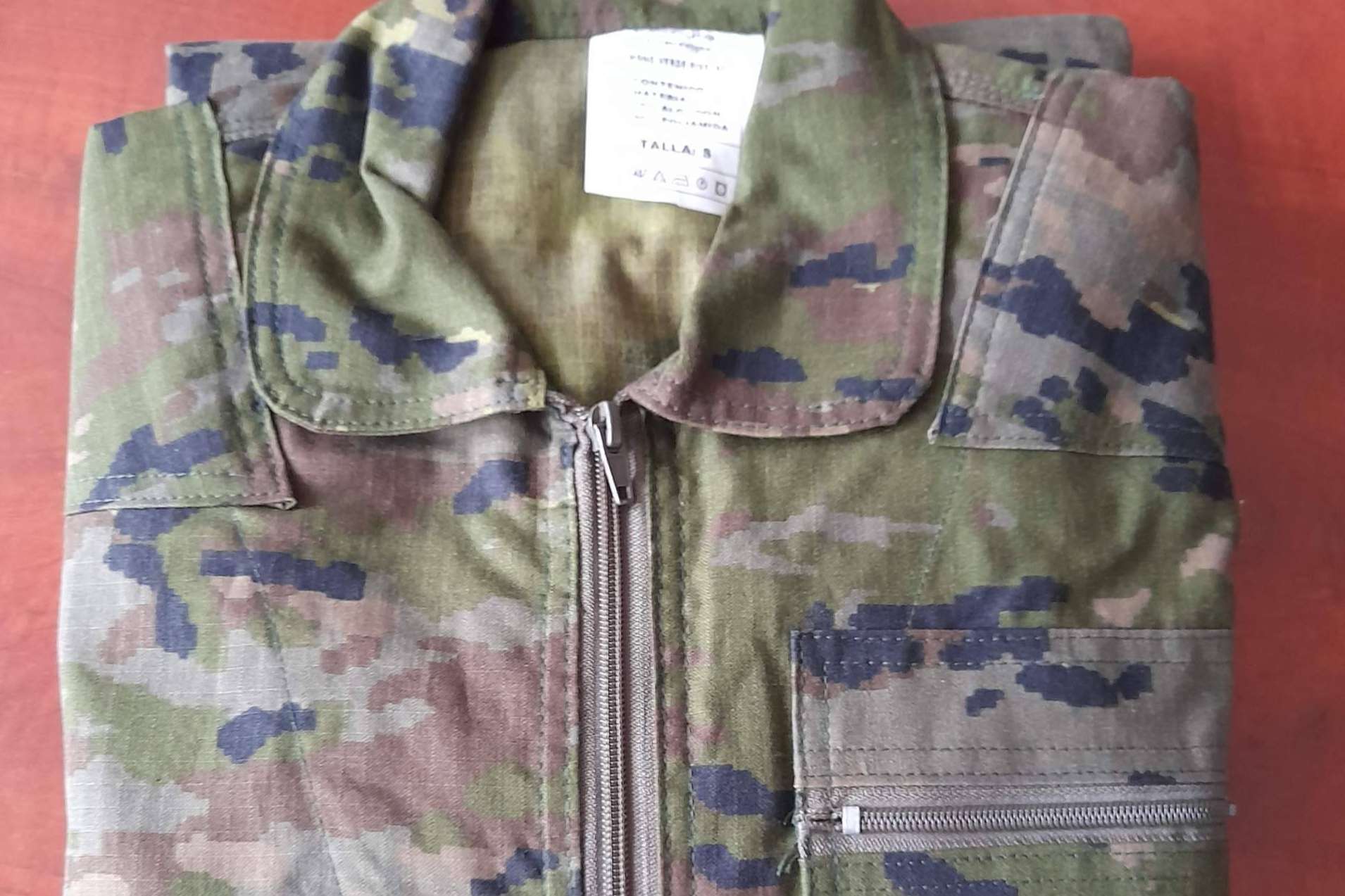 Uniformes militares y policiales en Distarmatex