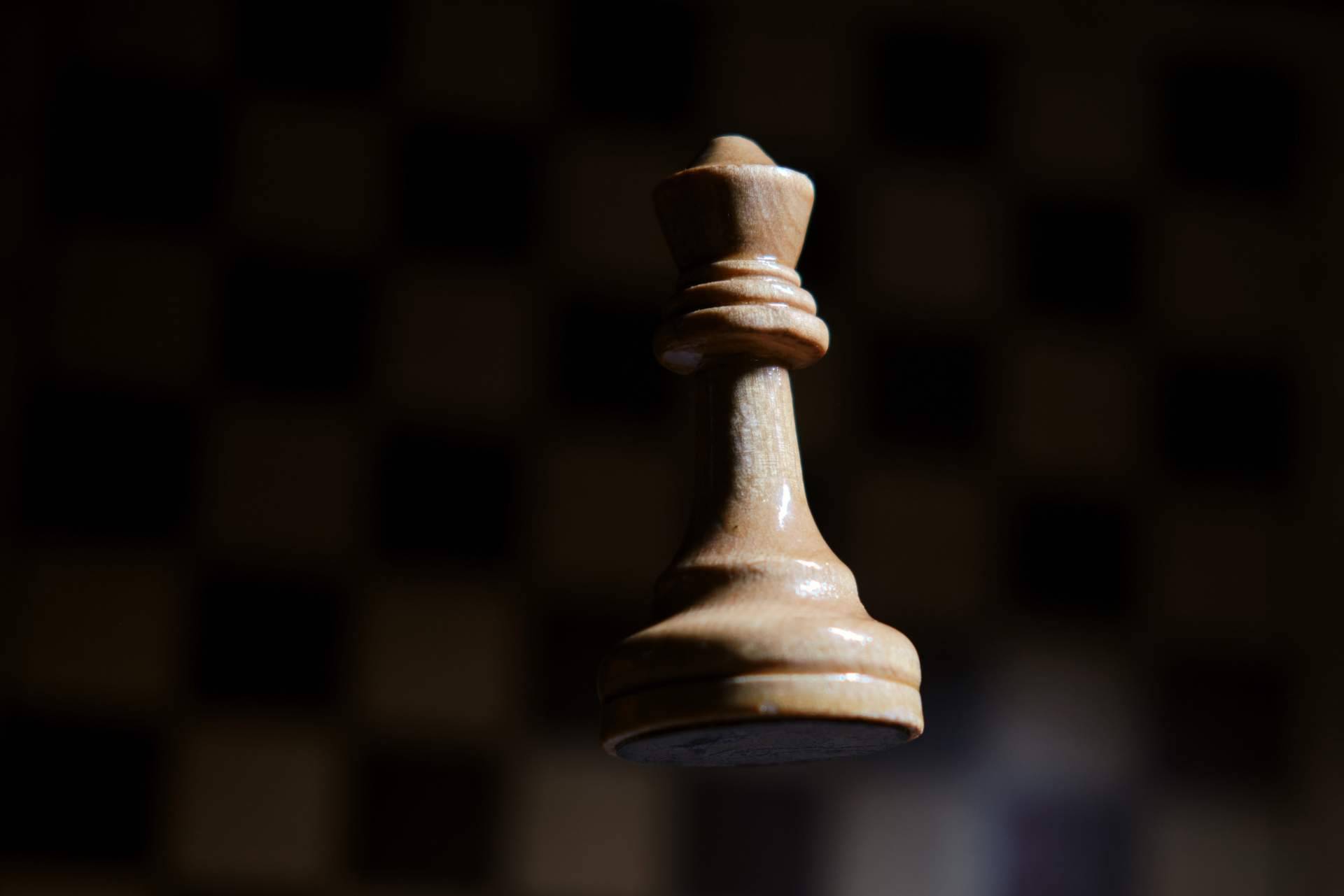 Ajedrez de madera, un juego que nunca pasa de moda disponible en Melocotón Regalos