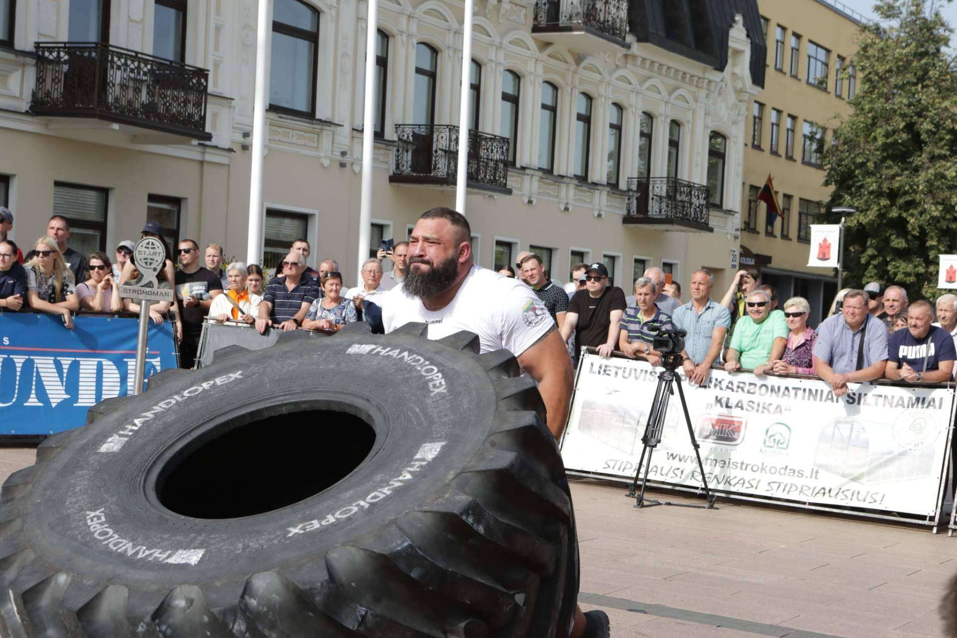 Una de las personalidades más destacadas en strongman, Juan Ferrer