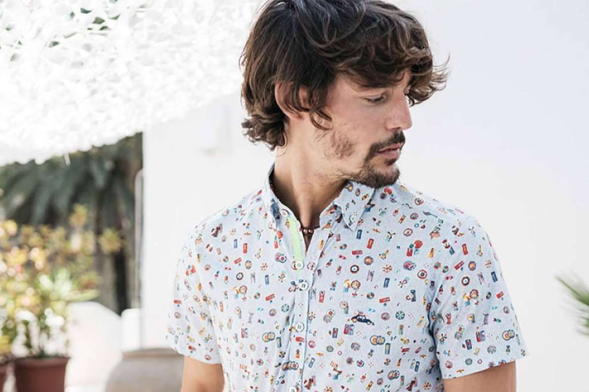 La versatilidad de las camisas de manga corta Surfcar
