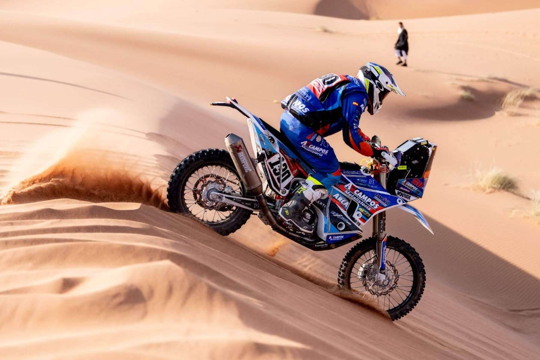 ADHESIVOSEMBARRADOS facilita un diseño personalizado de pegatinas para motos offroad