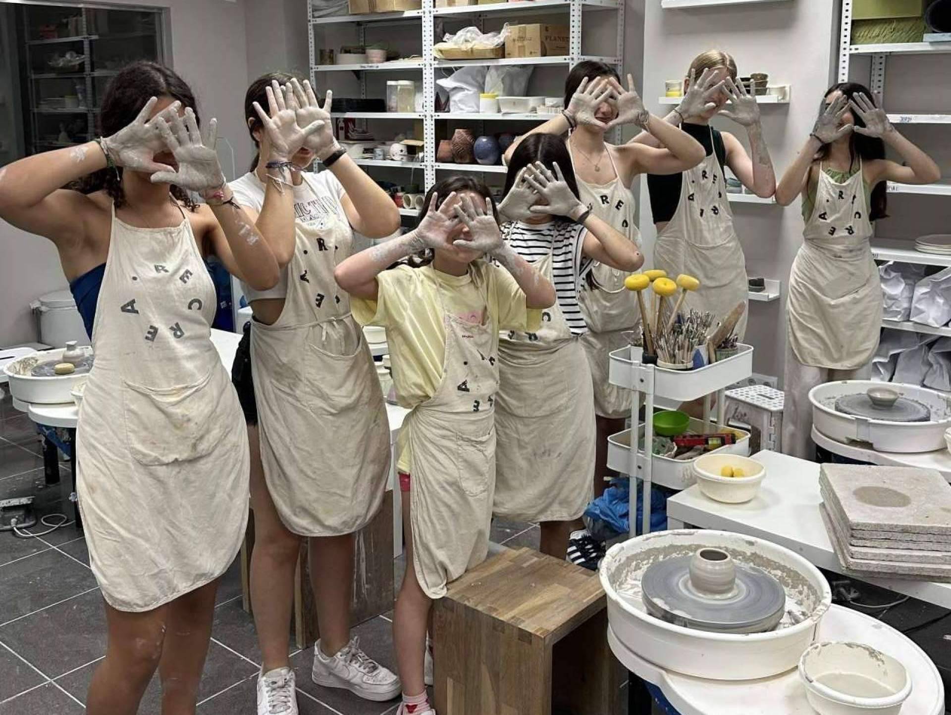Estudio Recrea ofrece casal de verano con clases de cerámica para niños en Barcelona