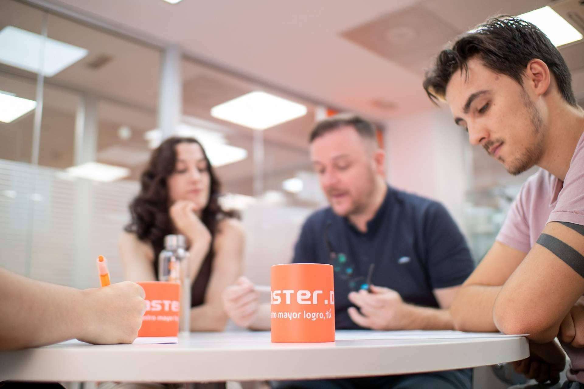 Cómo preparar oposiciones y cuánto tiempo se necesita para acceder a un empleo en el estado, por MasterD