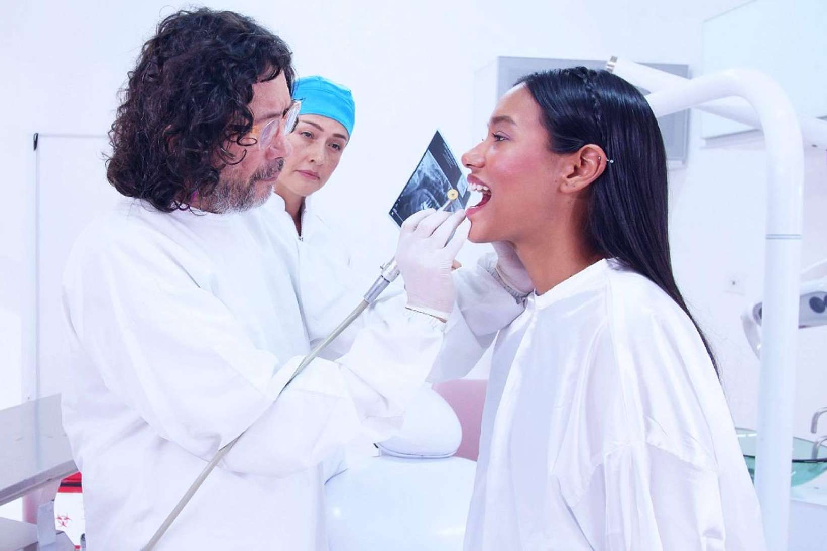 Marlon Becerra, excelencia en odontología para una sonrisa saludable y radiante