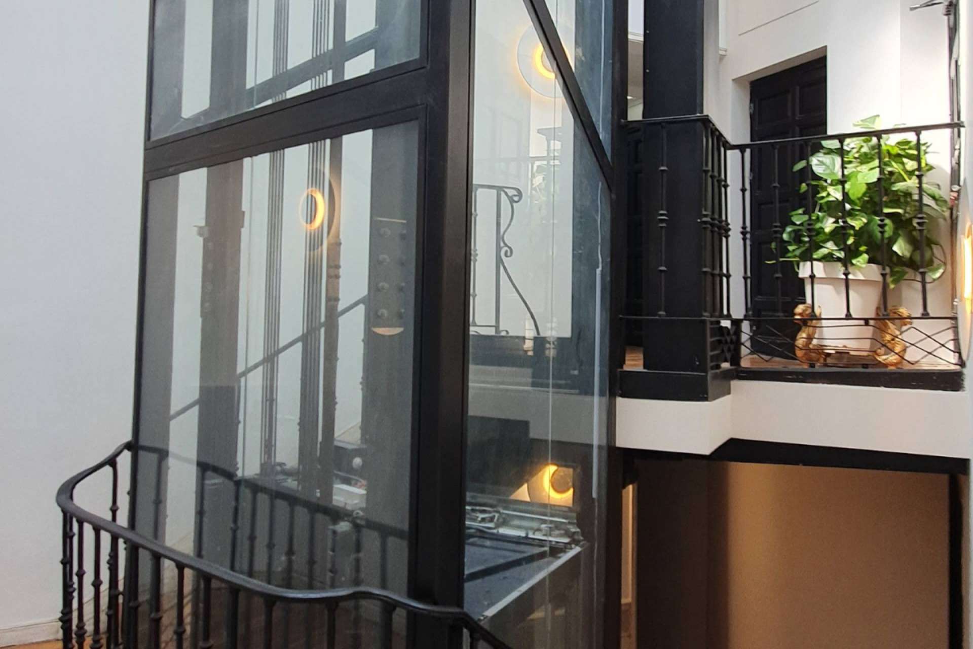 Disel Studio, especialista en ascensores hidráulicos para comunidades en Madrid