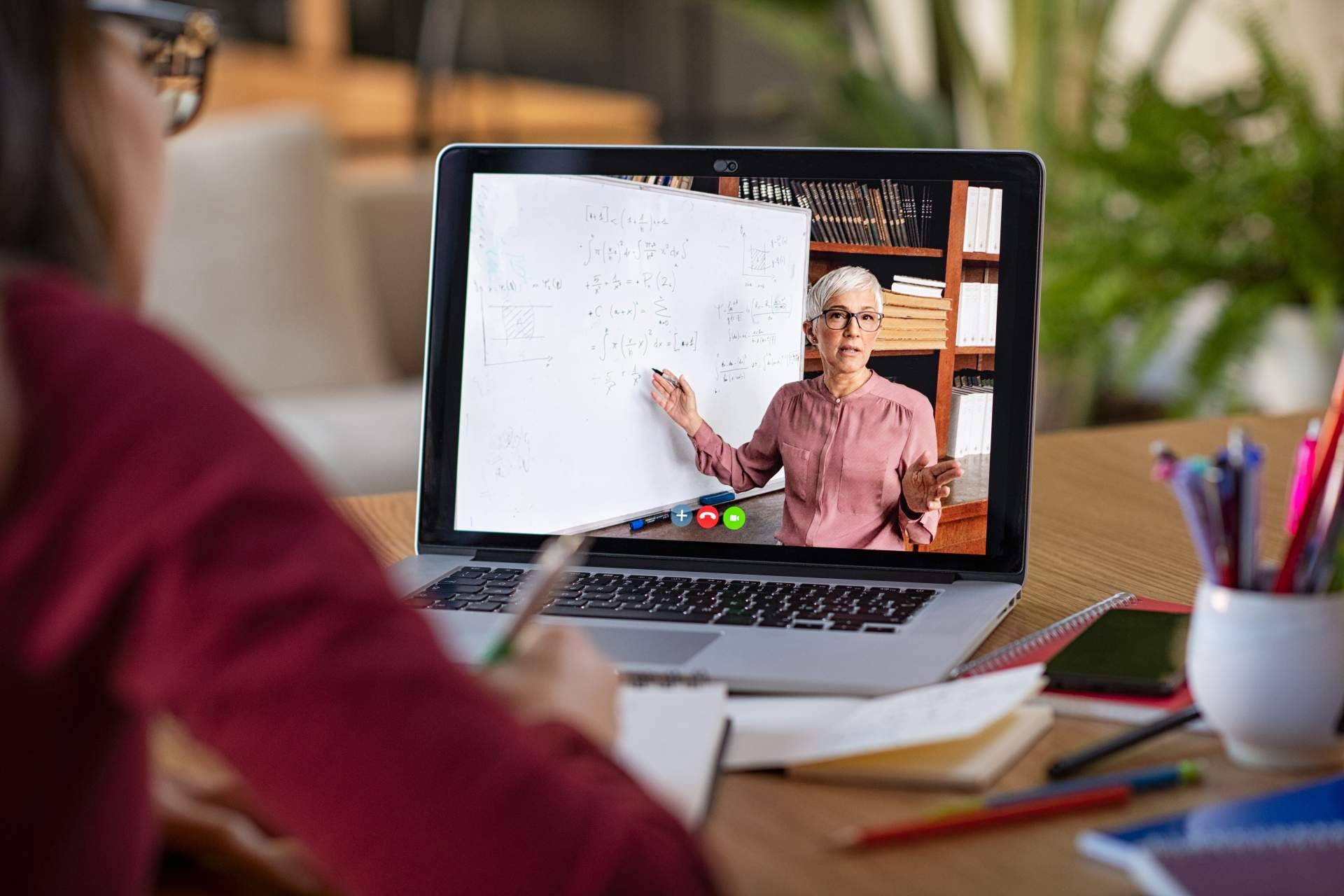 ENEB ofrece programas de posgrado online para líderes empresariales