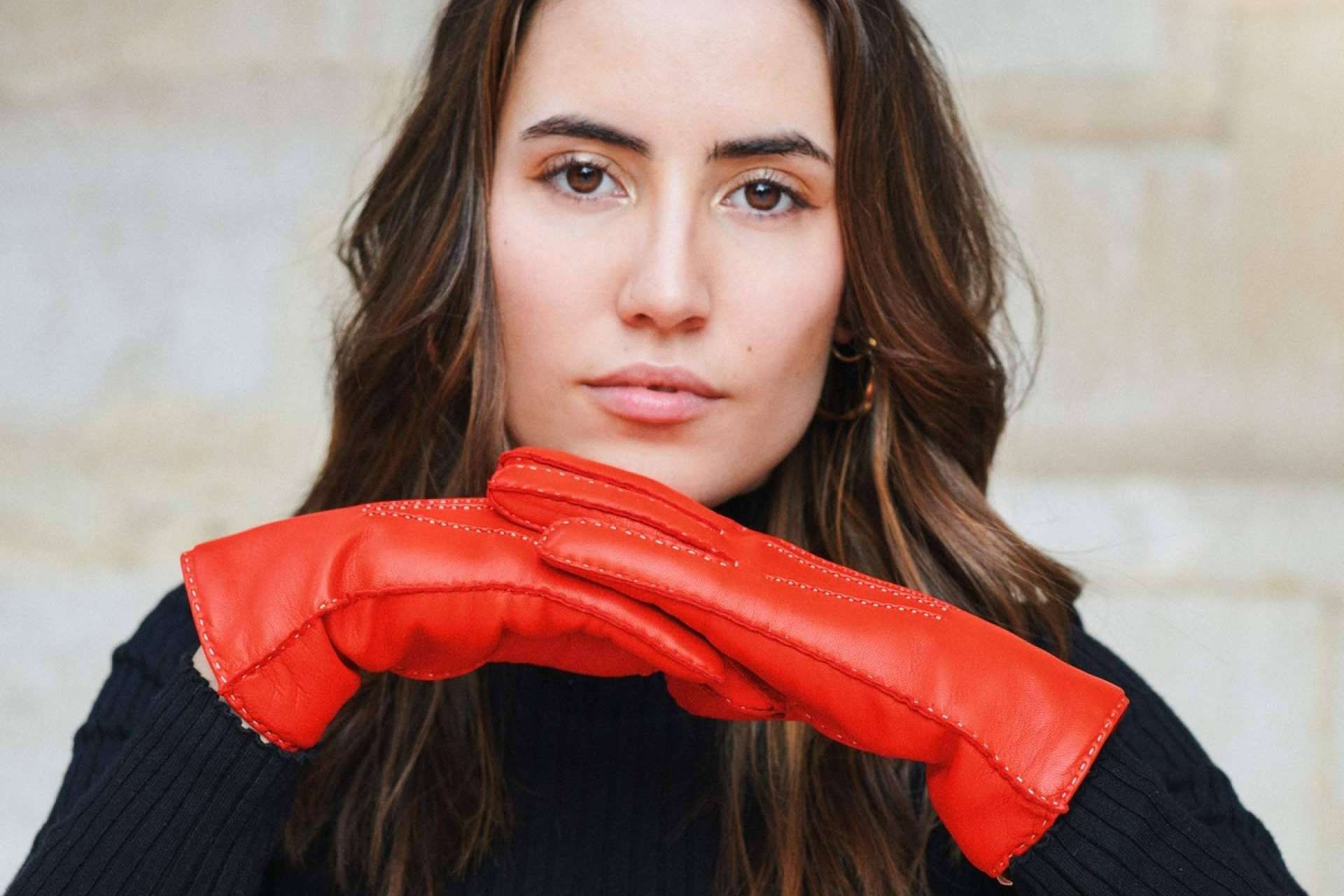 Santacana combina tradición y moda en su colección de guantes de piel para el invierno