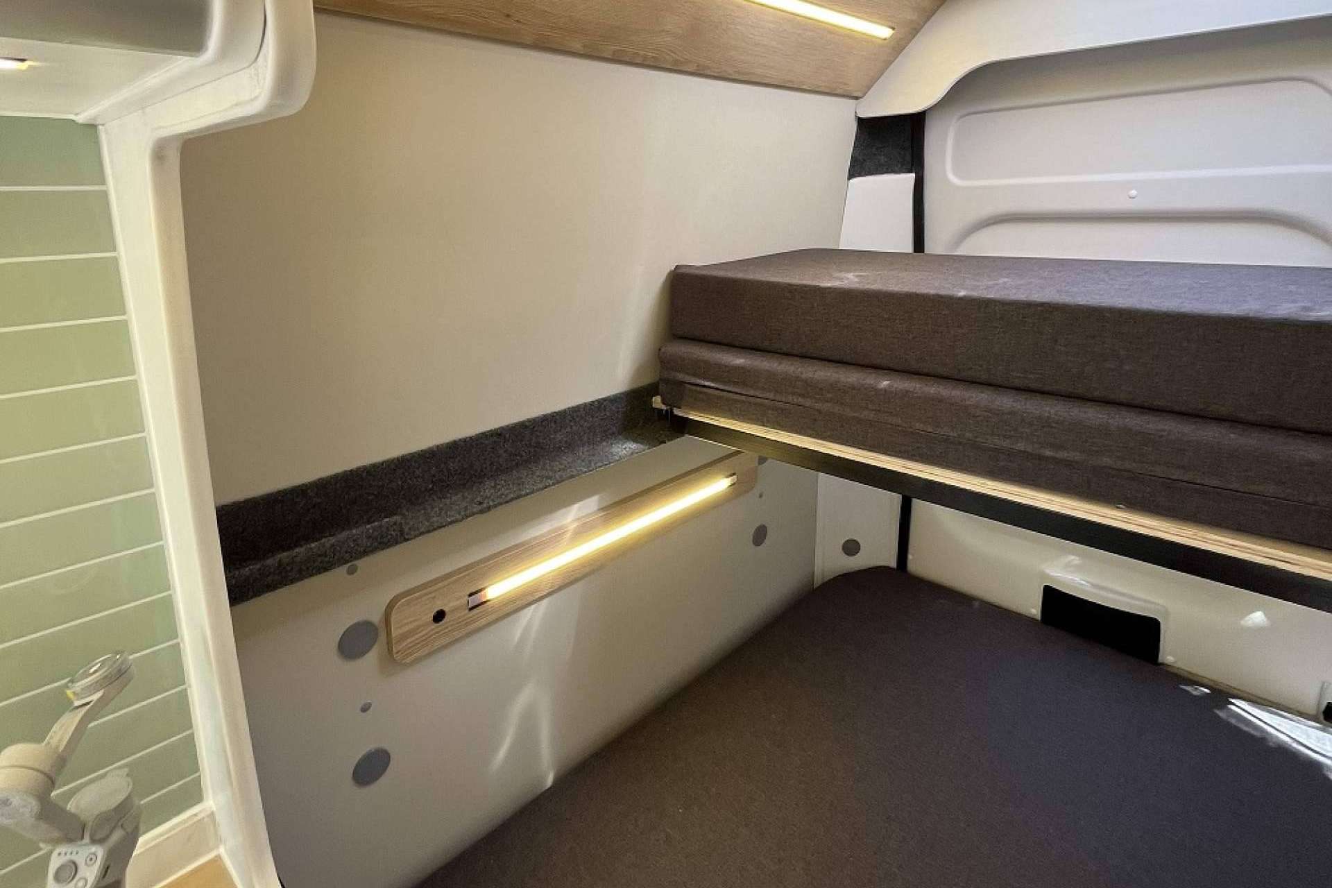 Soluciones personalizadas para la camperización de furgonetas en Madrid con Fabricamper