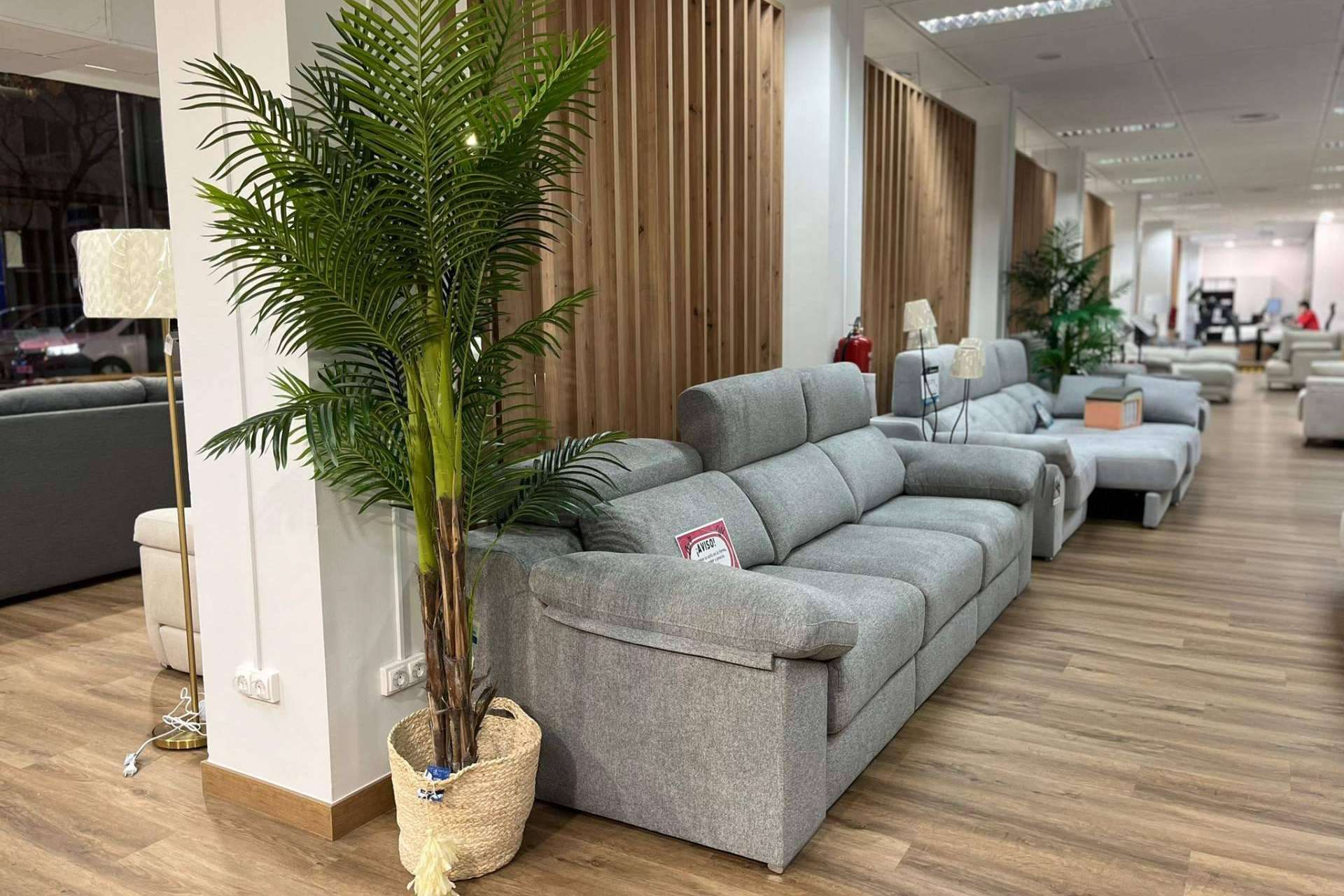 Hipopótamo Muebles impulsa la innovación en el sector de las tiendas de muebles en Zaragoza