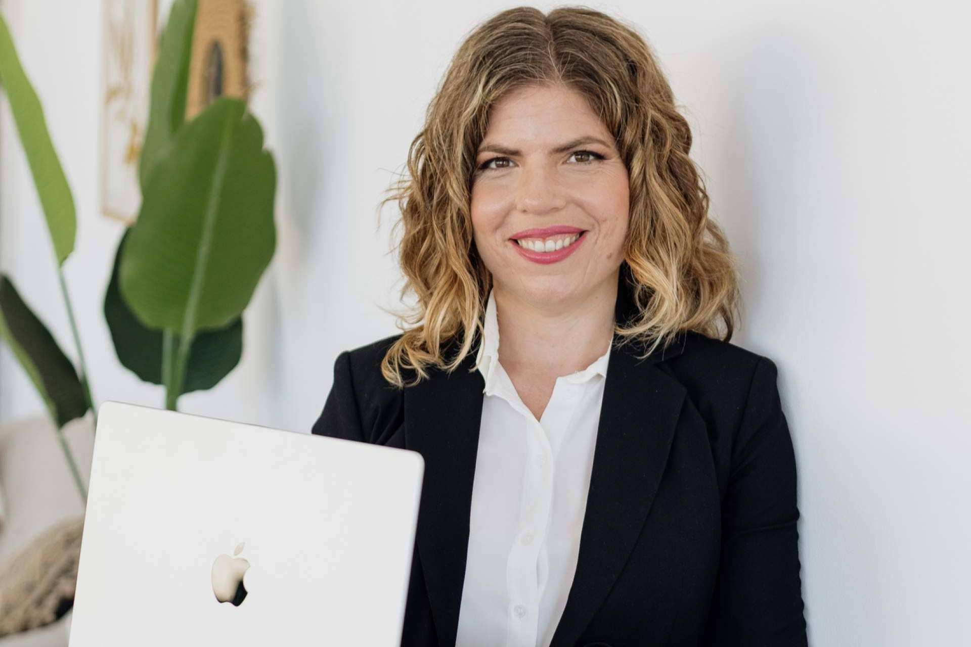 Empresas que aplican inteligencia artificial logran ventaja competitiva, según Rocío Bonachera