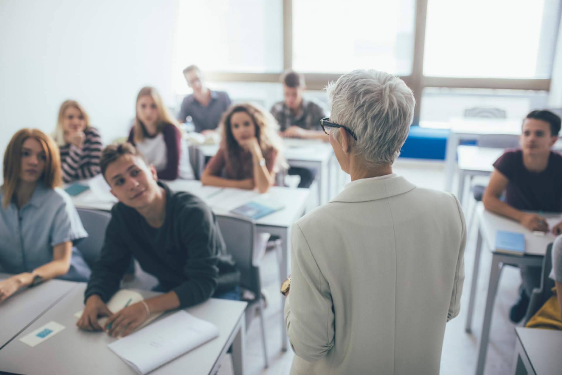 La propuesta académica de UNISEB suma itinerarios presenciales para una formación integral y aplicada