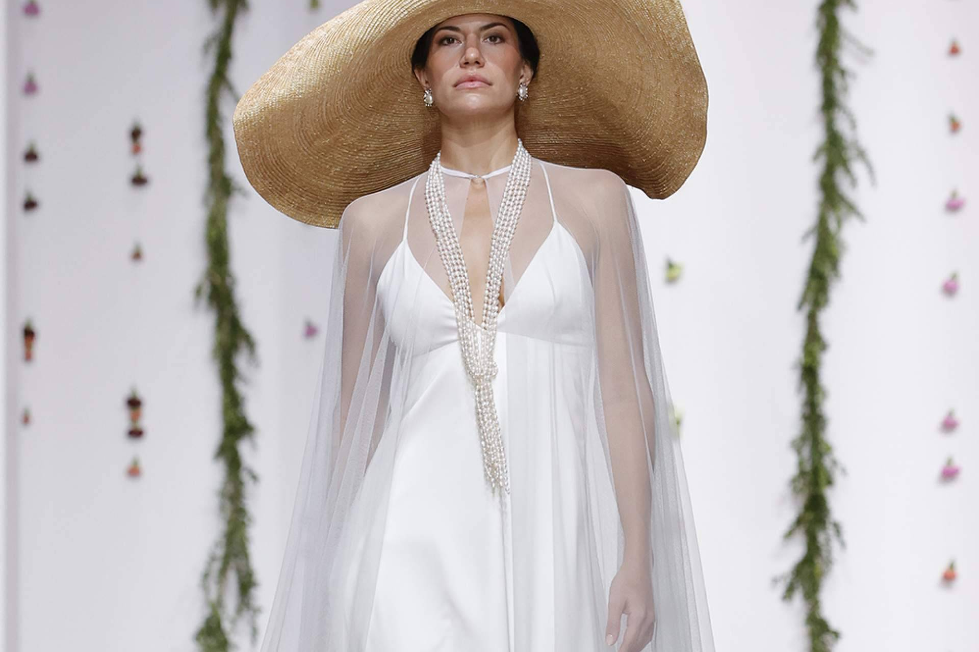 Capas Capicúa lanza su colección nupcial en la pasarela Atelier Couture 2025