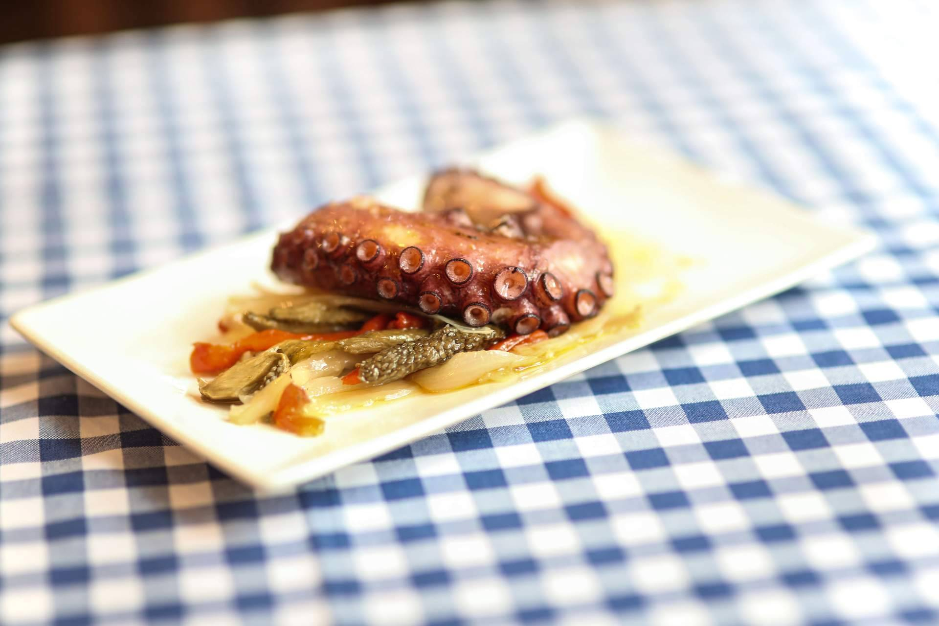 Pasa Tapas consolida su propuesta como restaurante en Barceloneta de cocina mediterránea tradicional
